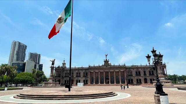 Explanada de los Héroes (Macroplaza)